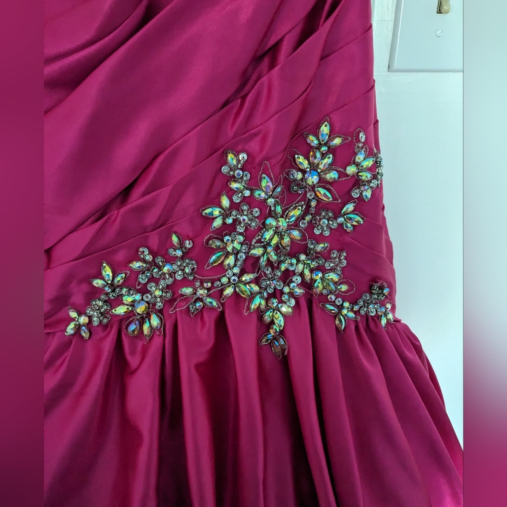 Prom Dress - Picture 4 of 8